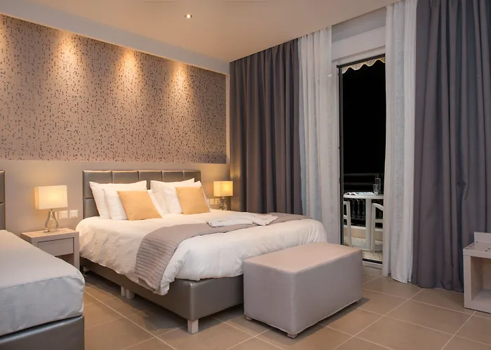 安吉里克酒店 2* 萨索斯