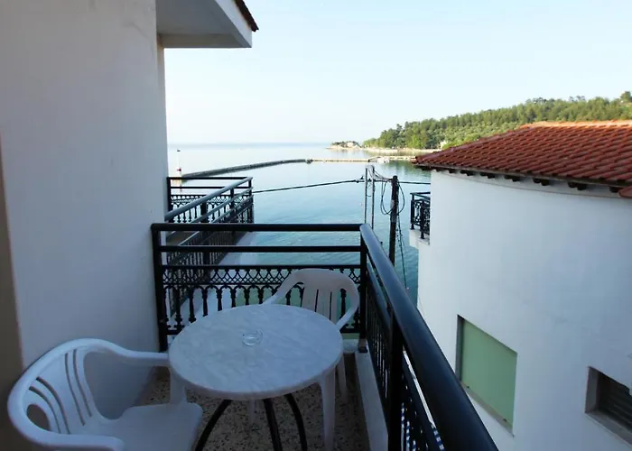 安吉里克酒店 2* 萨索斯